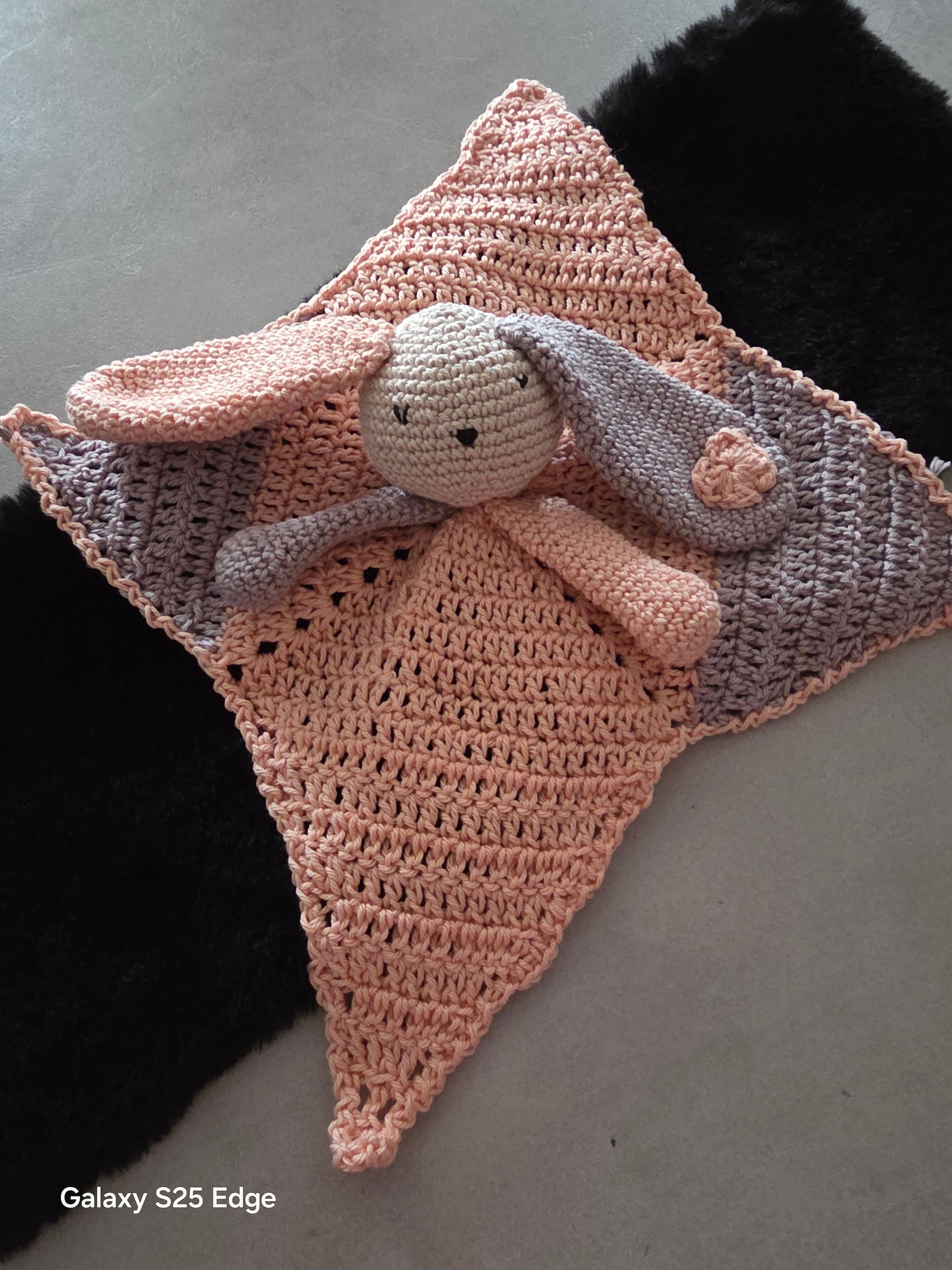 Doudou etoile avec une tête de lapin d Ourson de chat sur commande