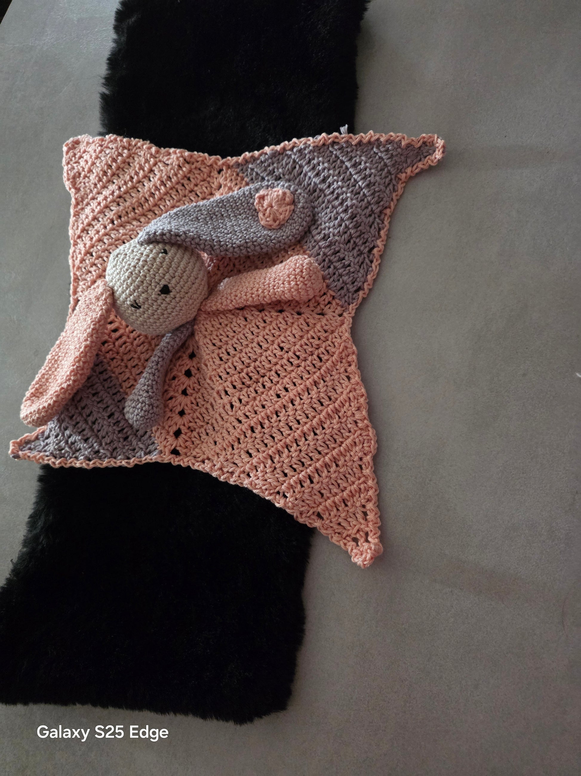 Doudou etoile avec une tête de lapin d Ourson de chat sur commande