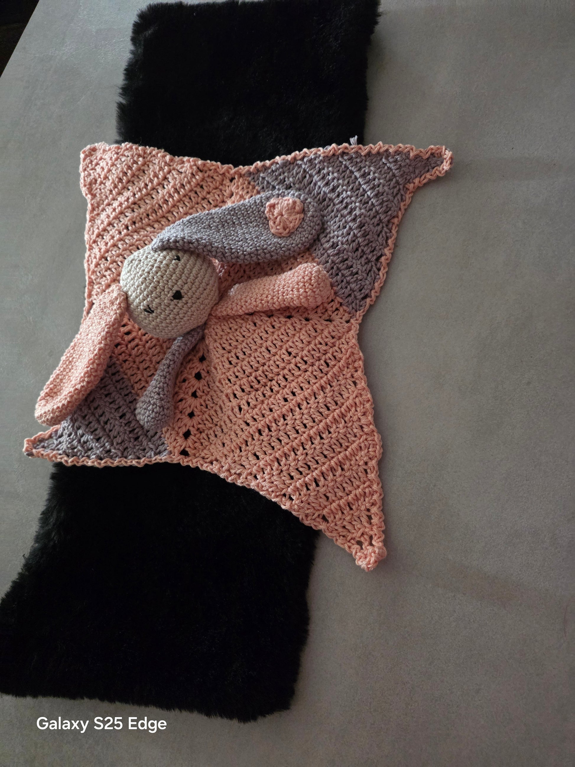 Doudou etoile avec une tête de lapin d Ourson de chat sur commande